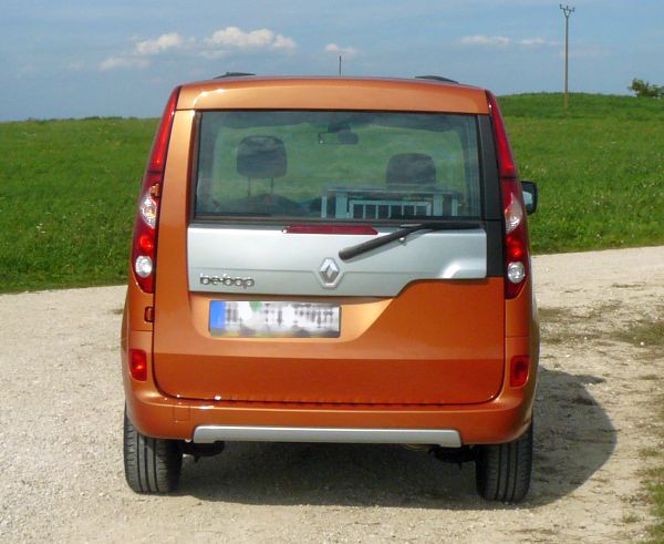 Zu Beginn des Shootings zeigte sich Rönookanguubiebopp noch hochgeschlossen