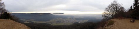 Plettenbergpanorama mit Alpen (eher links) und Hund (ganz rechts)