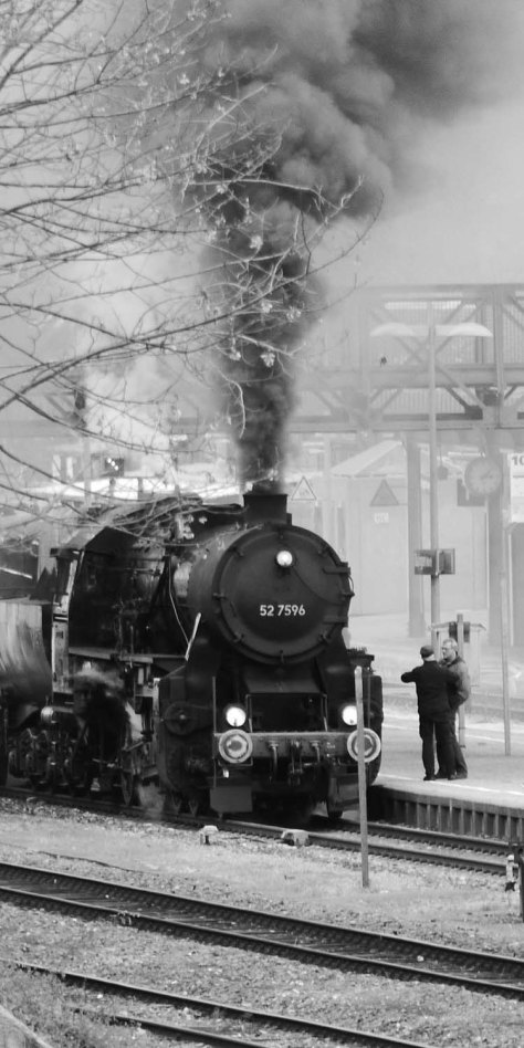 52 7596 steht zur Abfahrt bereit